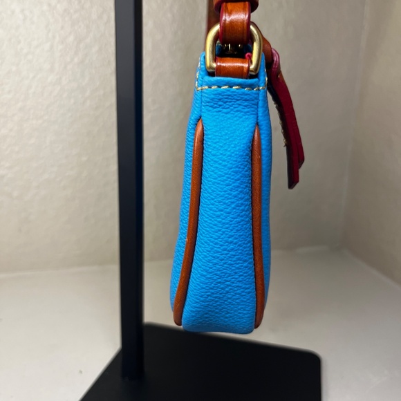 Dooney & Bourke Saffiano Lexi Crossbody Purse - COA included - Picture 5 of 11